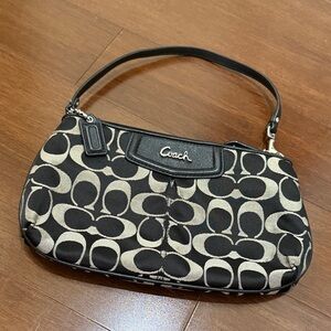 ❌SOLD❌Coach Signature Black and Cream Shoulder Bag